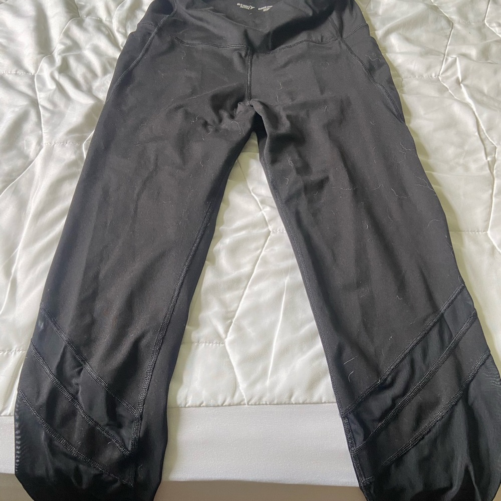 Ladies Old Navy Elevate Leggings with sheer leg stripe, size Large.